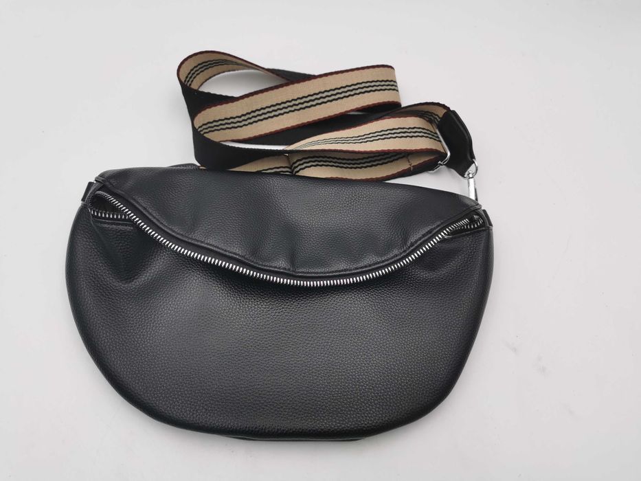 Nerka saszetka torebka na ramię/ uszkodzony zamek/FAJNE OKAZJE