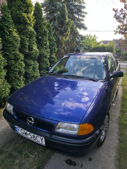 Opel Astra samochód