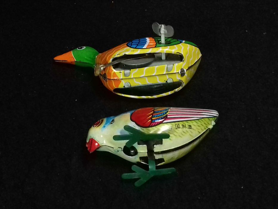 5 Brinquedos em metal, com corda - sistema mecânico a funcionar.