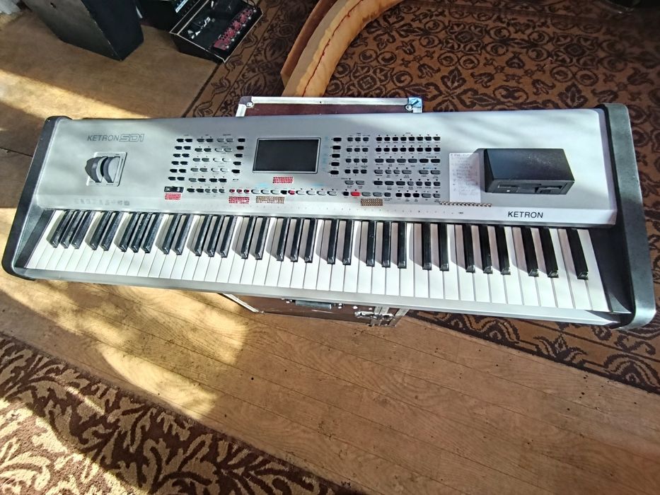 Keyboard ketron sd1