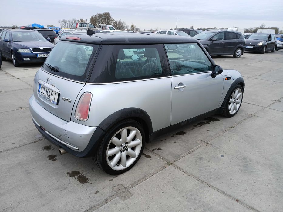 Mini Cooper 1,6 benzyna