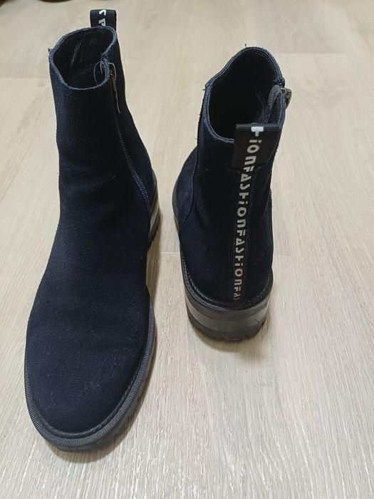 Продам черевики б/у