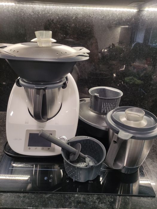 Bimby tm5 usada com acessórios