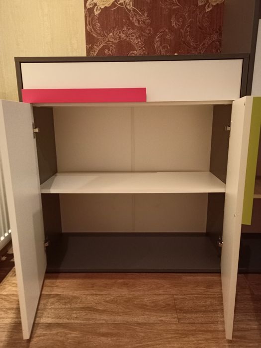 Меблі, дитяча/підліткова кімната