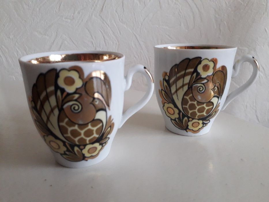 Чашки / молочник / тарелки