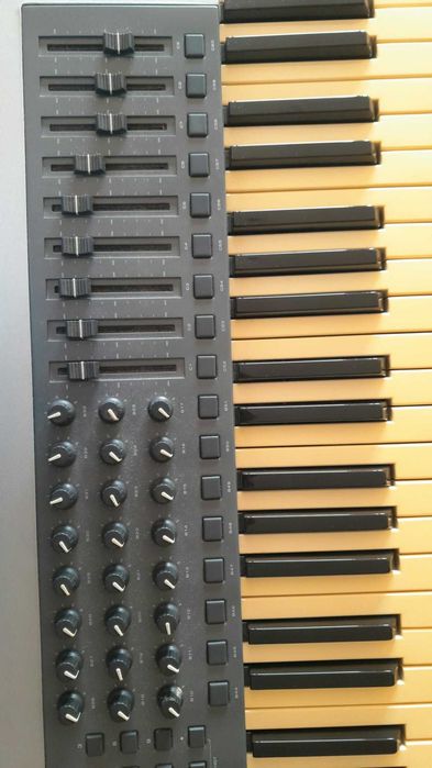 Teclado M Audio Keystation Pro 88 e suporte