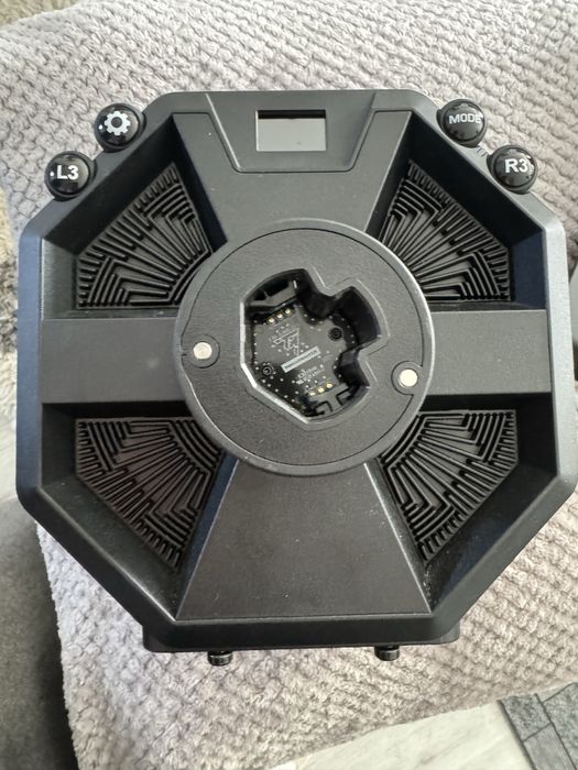 Volantes e pedais Thrustmaster