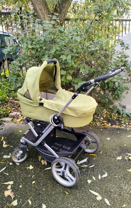 Ładny wózek dziecięcy Teutonia