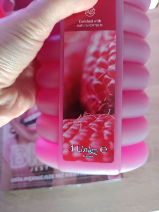 Płyn do kąpieli raspberry delight avon