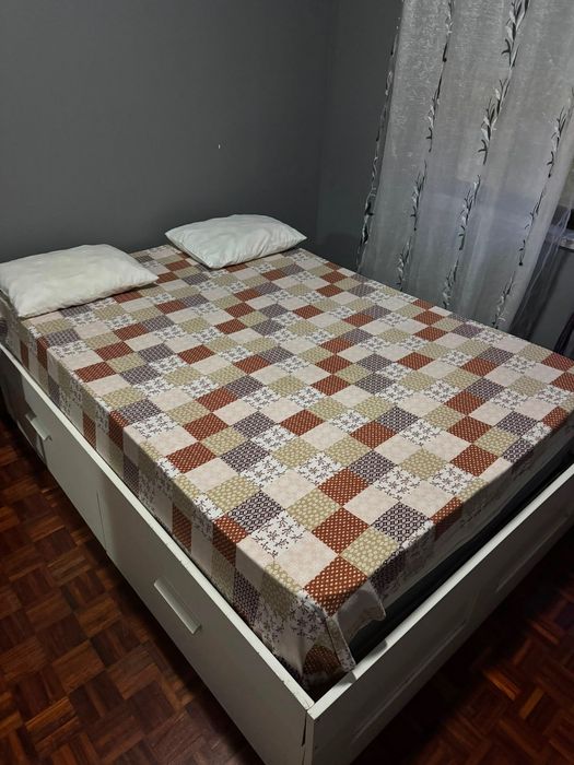 Quarto arrenda-se