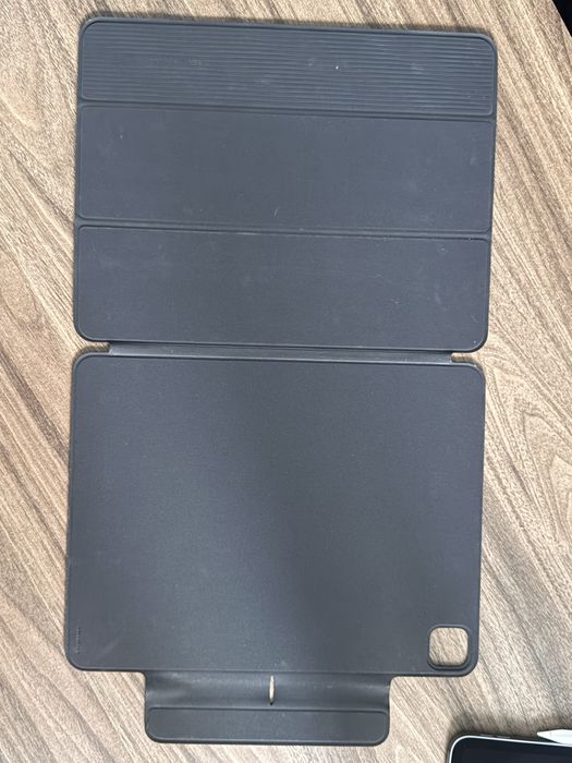 iPad Air 13” M2 256GB + Apple Pencil Pro + Capa