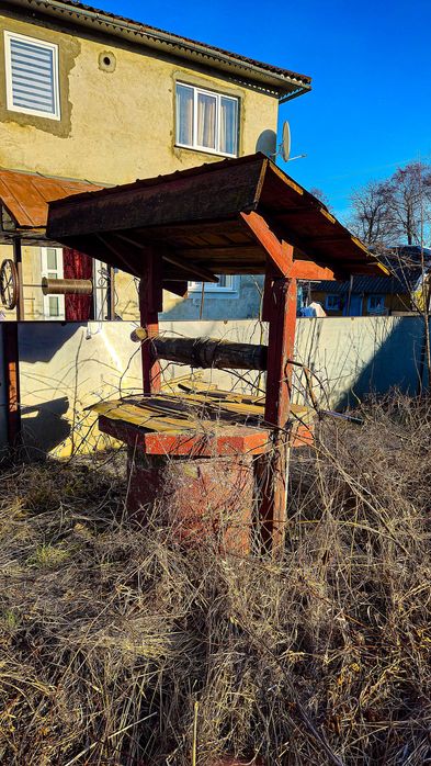 Продається будинок з ділянкою в селі Рожнів.