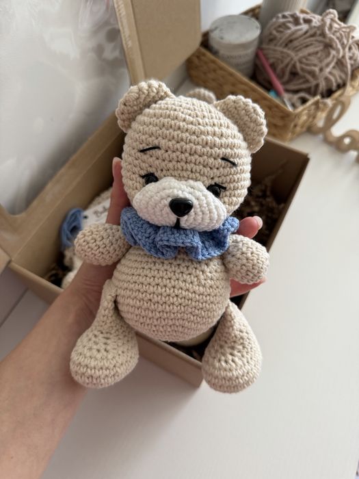 Zestaw prezentowy handmade – miś + grzechotka/gryzak