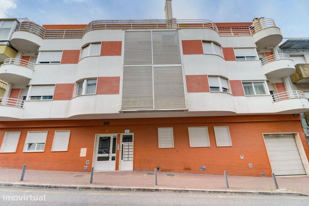 T3 com Terraço de uso exclusivo da fração | BOX | Elevador | Suite