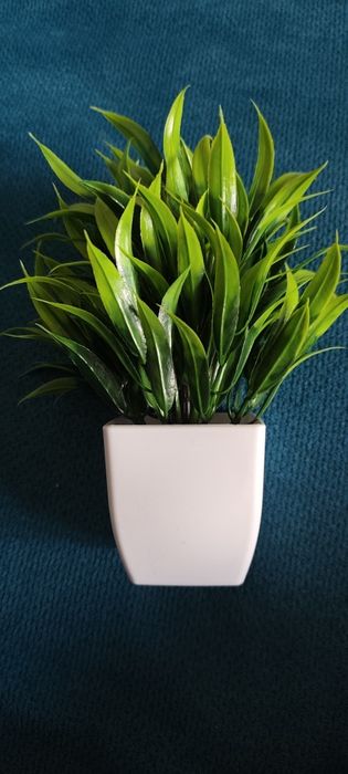 Sztuczny kwiatek - dekoracja