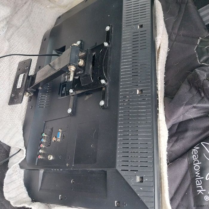 Telewizor mały dzialajacy