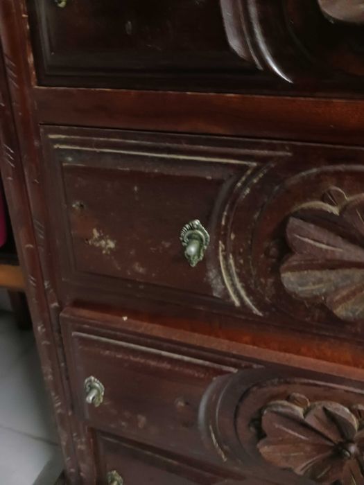 Cómoda estilo antigo em bom estado