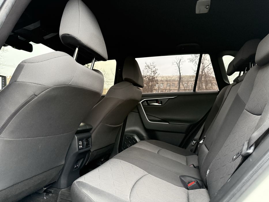 Toyota Rav4 2018 год, 2.5 гибрид!!!