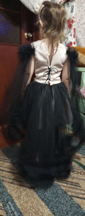 Випускна сукня ( карнавальна)