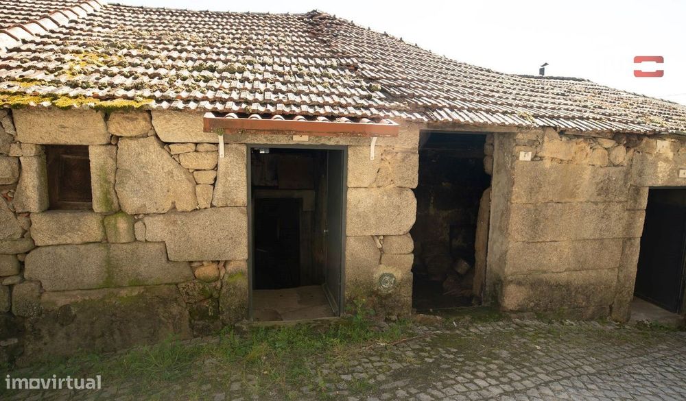 Moradia geminada, para venda, Castro Daire - Castro Daire