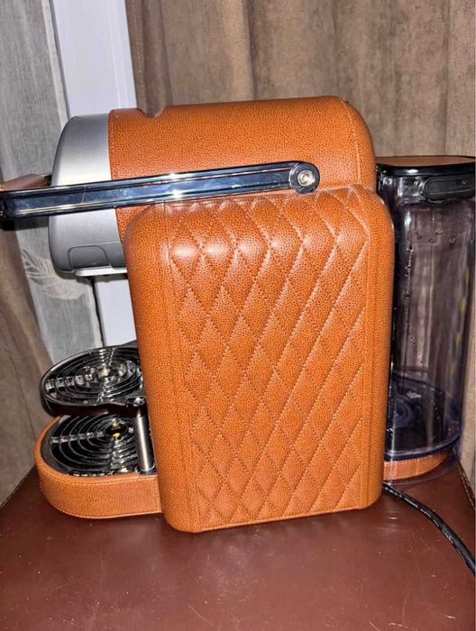 Máquina de café Nespresso Zebus