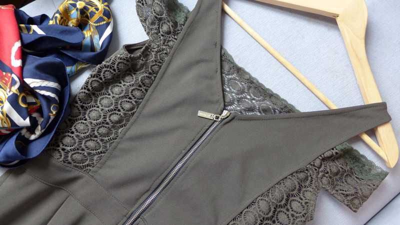 Francuski zalotny elegancki markowy kombinezon koronka PARIS IN VOGUE [ bluzka + spodnie ] S 36 M 38 khaki