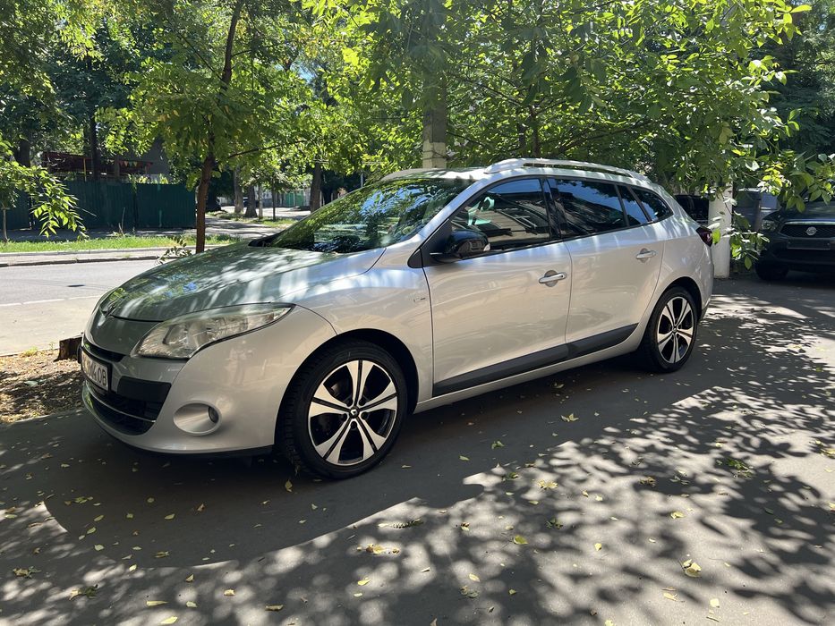 Продам Рено Меган BOSE 2012