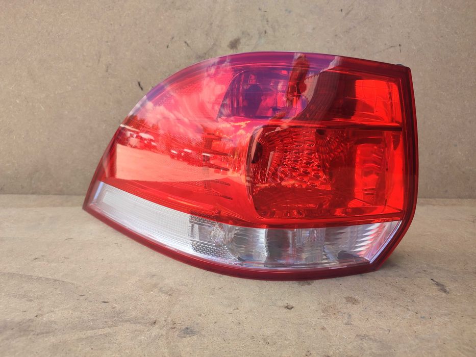 Lampa lewy tył VW GOLF V kombi EUROPA 1K9945095D
