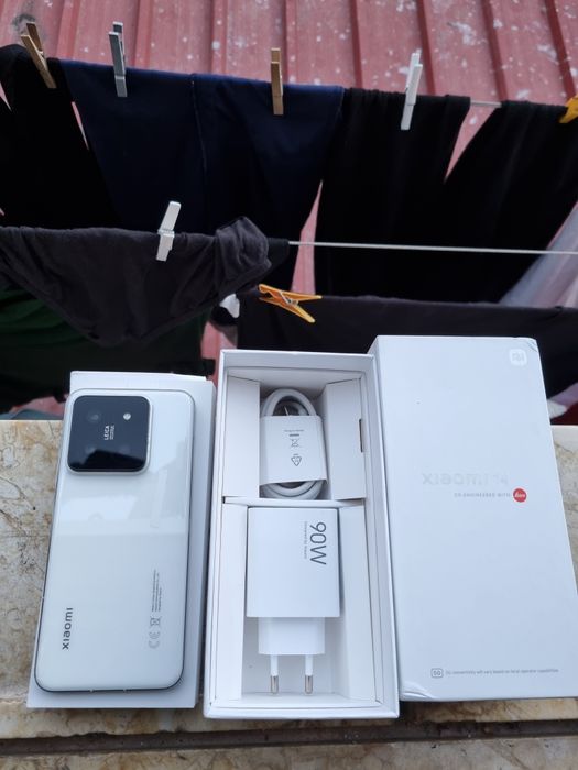 Máquina xiaomi 14 impecável, 512G  versão global, tem factura e capas