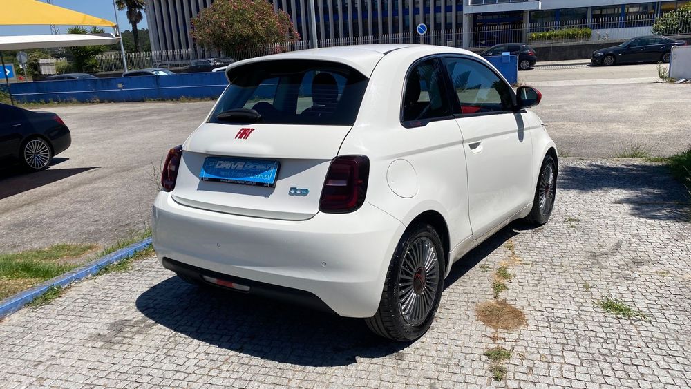 Fiat 500e (RED)
