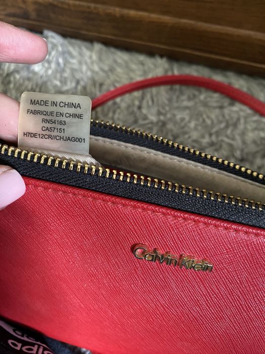 Torebka Calvin Klein mała czerowna na łańcuszku saffiano