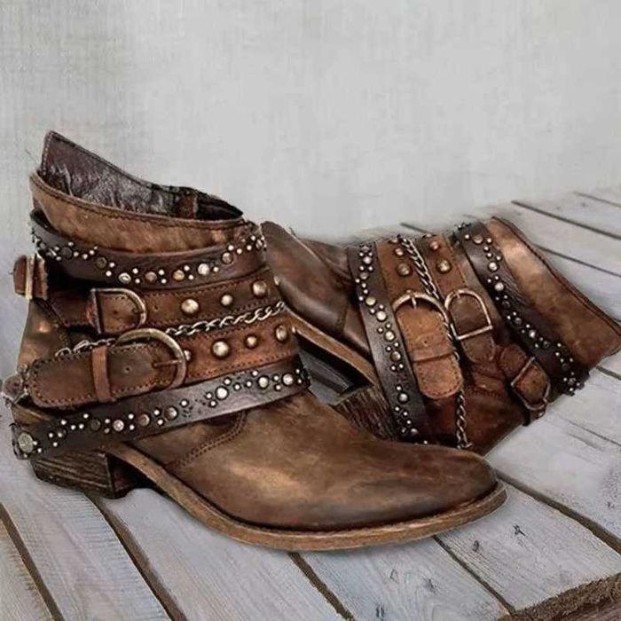 Botki zdobione w 4 kolorach