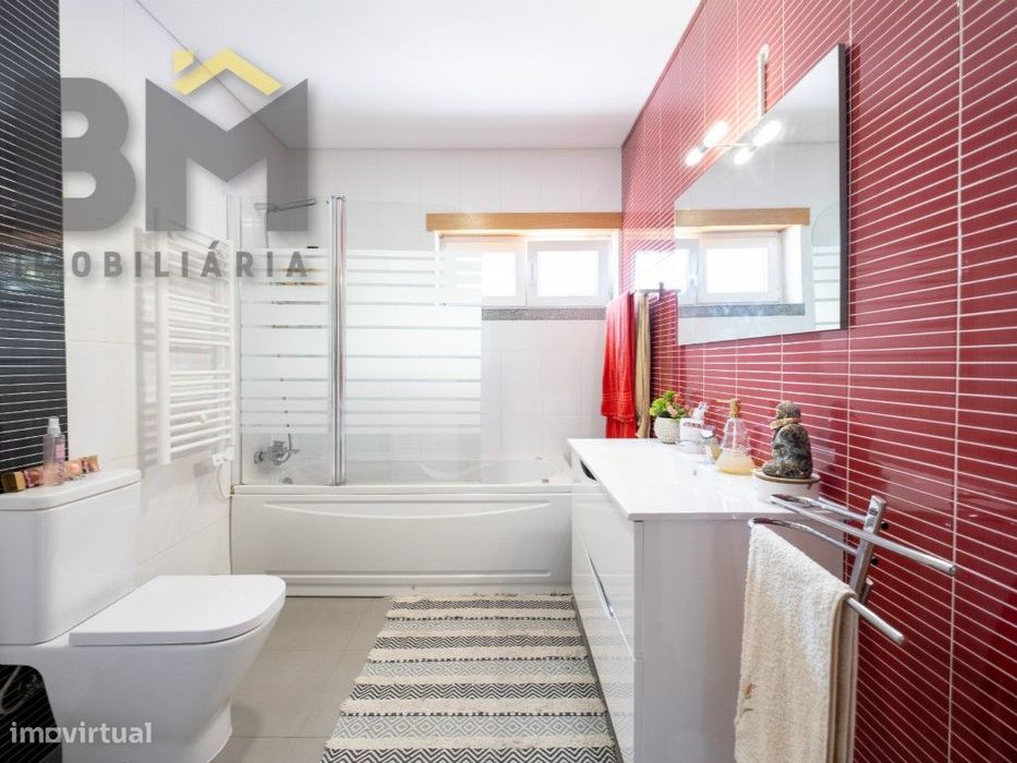 Apartamento T1 convertido em T2 com Tecnologia e Centralidade