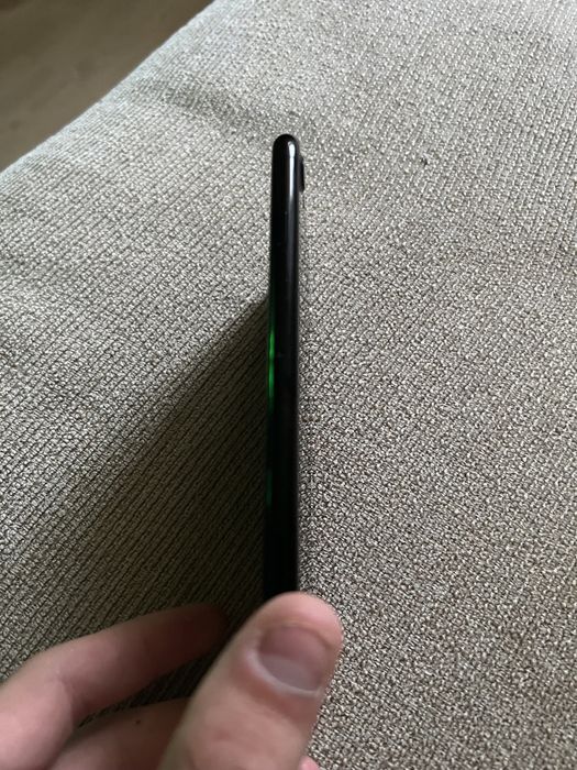 Продам iPhone 7 32 go