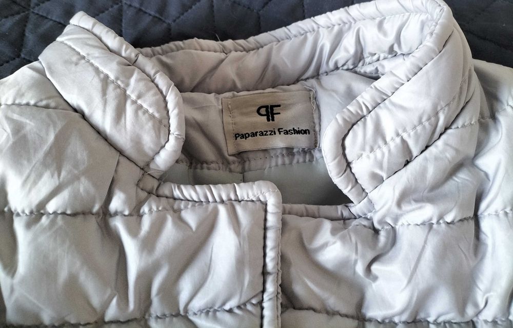 Kurtka Paparazzi Fashion - szara, pikowana ze stójką rozm.36 wiosenna