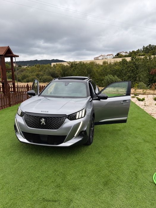 Peugeot E2008 GT LINE — photo 3