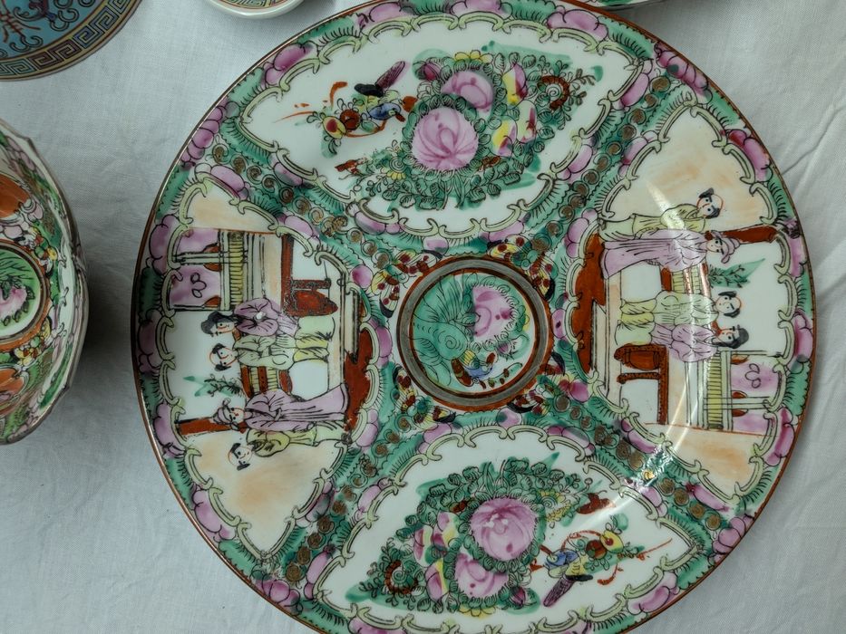 Pratos e taças de Loiça chinesa