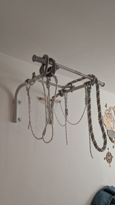 Drążek przyścienny drabinka gimnastyczna do ćwiczeń biała dla dzieci