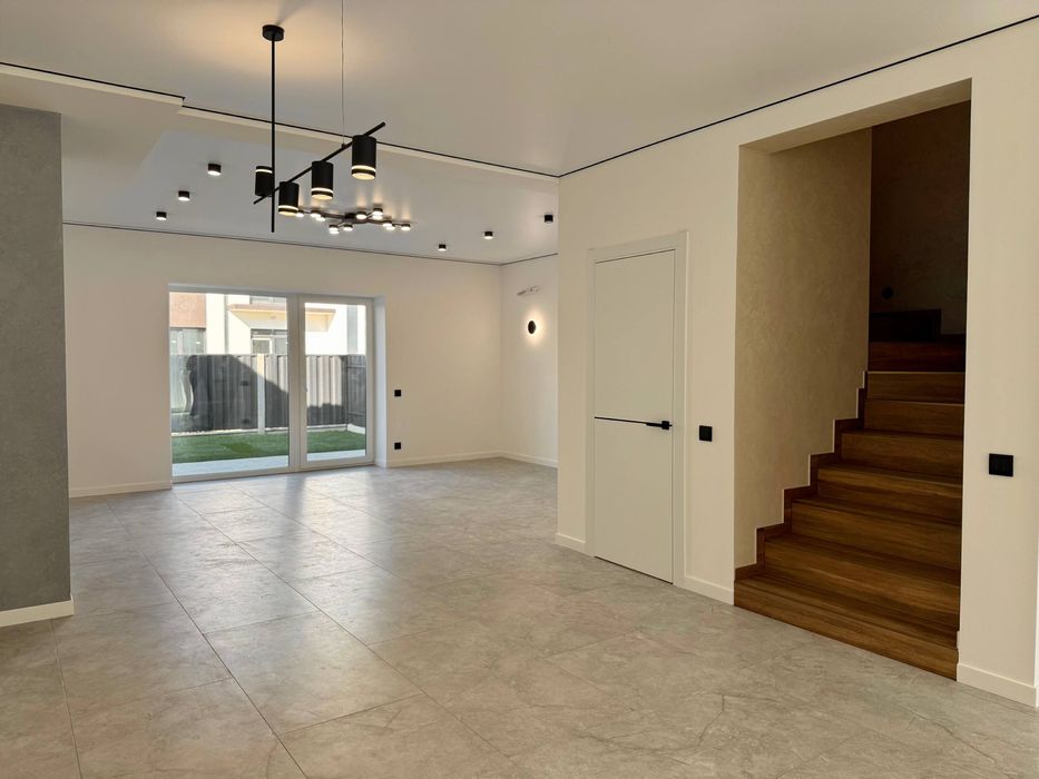 Продаж таунхауса із ремонтом у Крихівцях біля Калинової Слободи