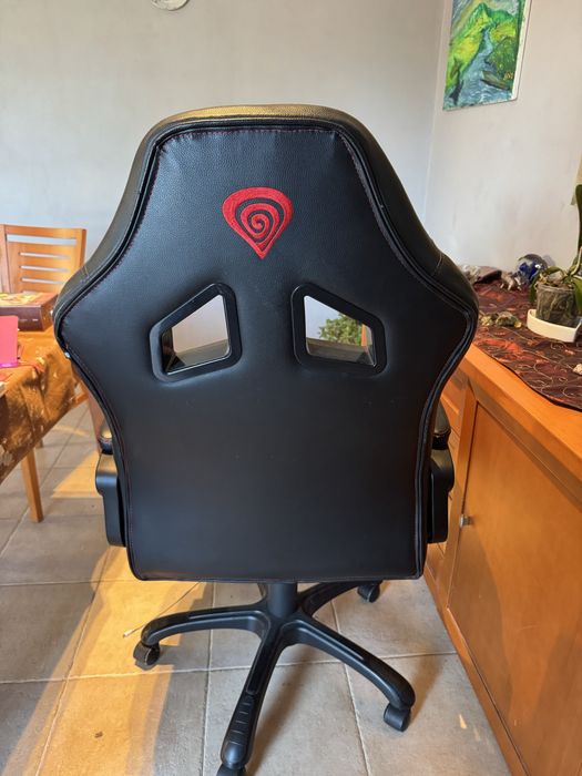 Cadeira Gamer Genesis – Preto e Vermelho (Excelente Estado!)