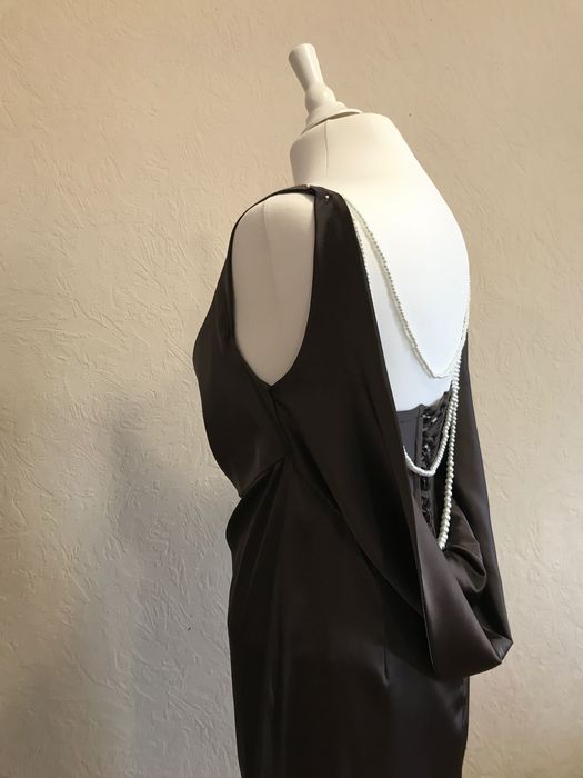 Чарівна сукня з шовку