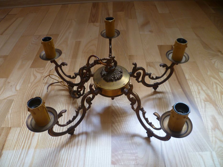 Żyrandol mosiężny