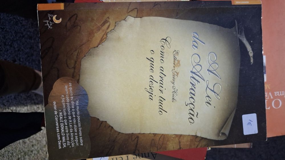 Livros de vários temas e autores - apenas 1 €.
