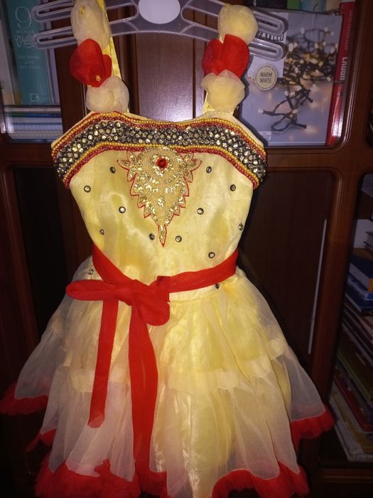 Продаю дитячі, святкові сукні на 2 рочки