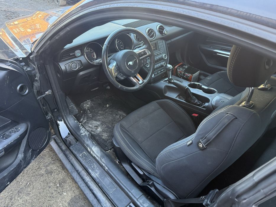 Ford Mustang 3.7 V6 2016r