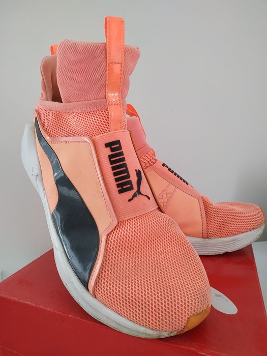 Кросівки Puma персикові оригінал 38.5