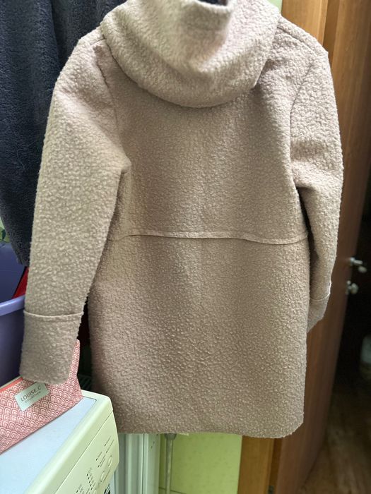 Легке італійське пальто на весну