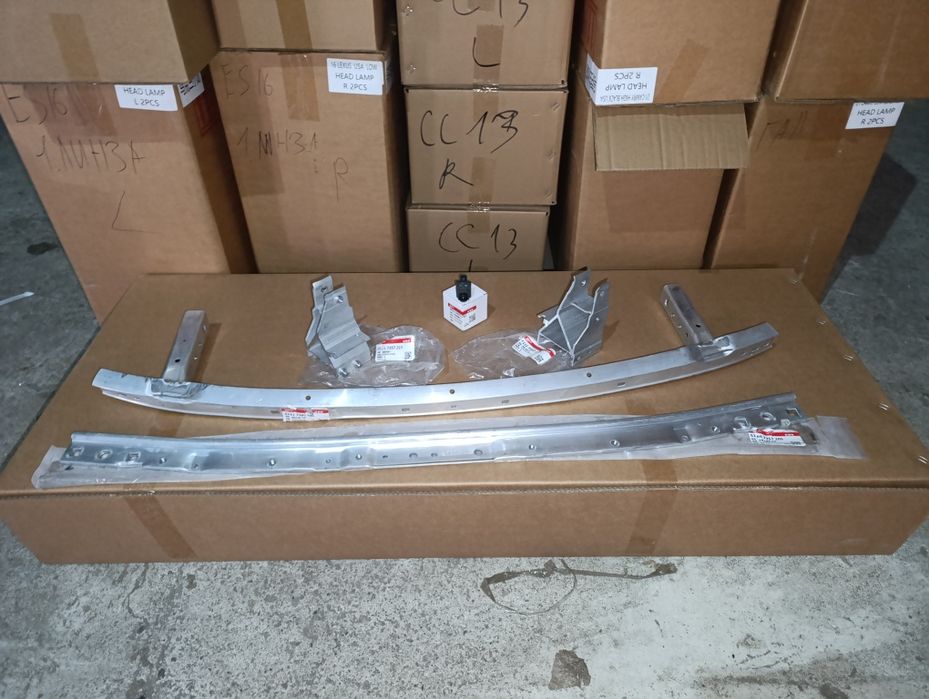 BMW 5 G30  Усилитель бампера нижний кронштейн усилителя