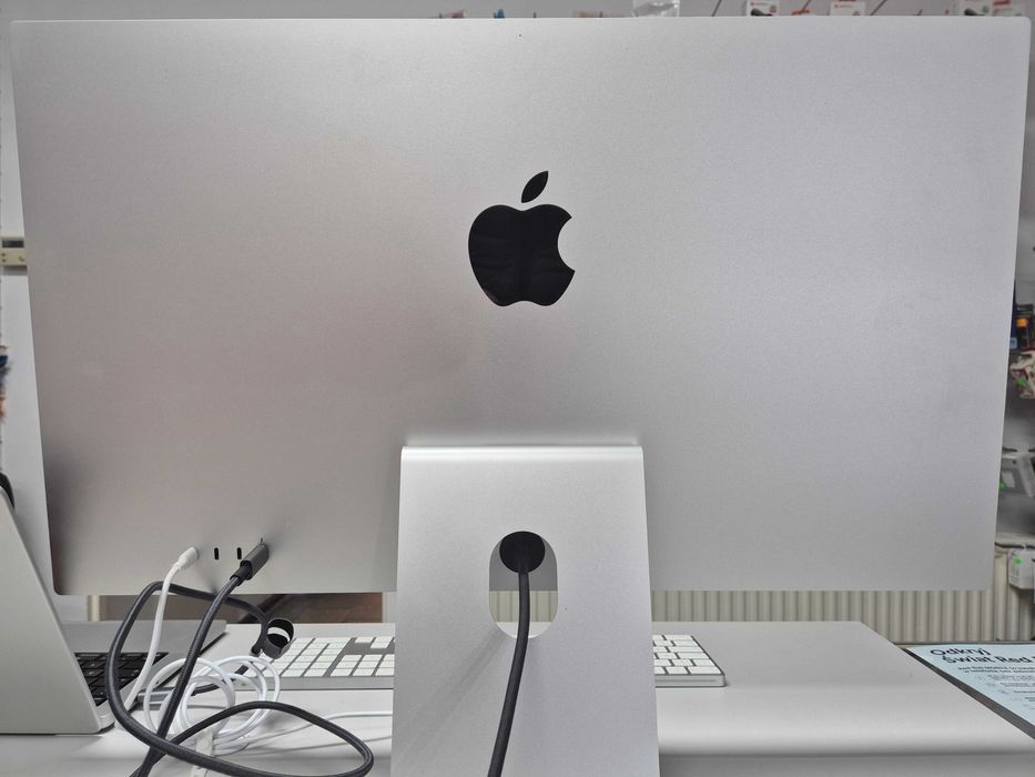 Monitor LED Apple Studio Display 27 " Retina 5K + klawiatura i myszka