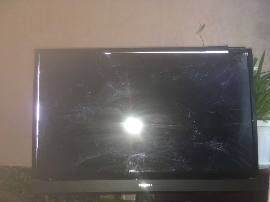 Телевизор Toshiba 32PB200E 32 дюйма, ультралегкий, ультратонкий, HD LED, мультисистемный, для сети 110-240 вольт